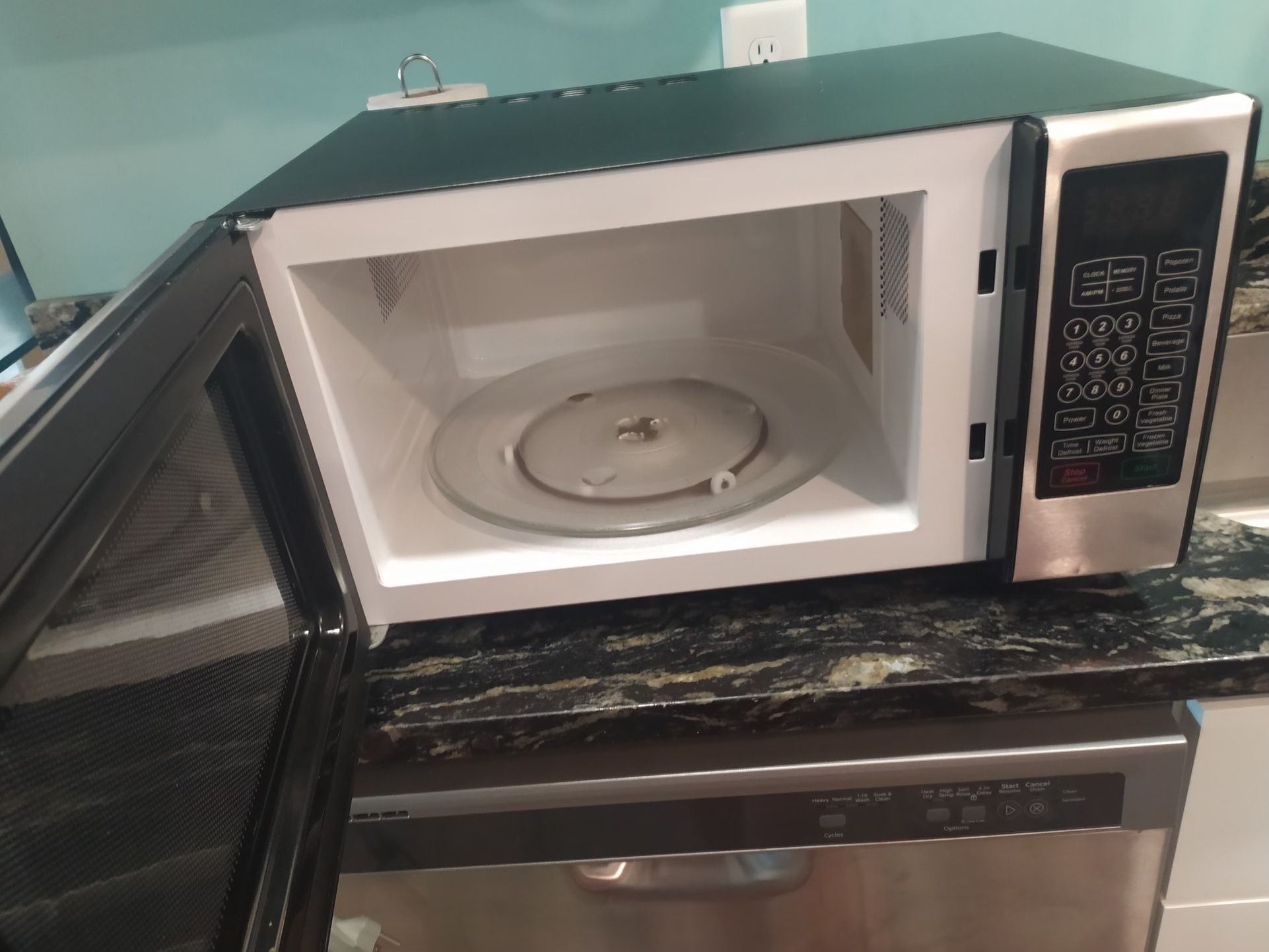 S'mores maker. For the microwave for Sale in Guthrie, OK - OfferUp