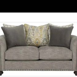 🔥 Luxury Greenwood Loveseat – Brand New!