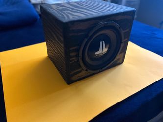 8” inch Kenwood subwoofer with (Jl Audio dustcap) box dimension 9.75”x9.75”x11.75” sealed enclosure