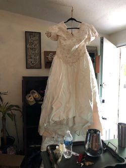 Rare vintage y2k mon cherie wedding dress with original veil and preservation box