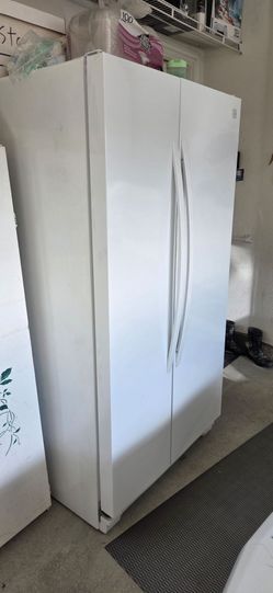 Kenmore Refrigerator "Coldspot" model - used in good condition