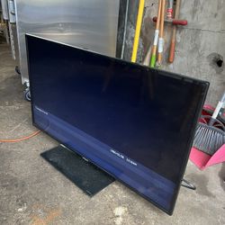 Hitachi 40 Inch Tv NOT SMART