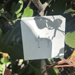 Air pod 4th Gen earbuds - pick up new lmk:)