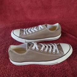 Chuck Taylor All Star Classic UNISEX LOW TOP SHOES