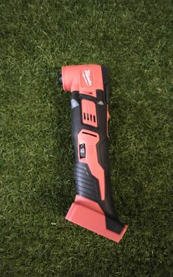 Milwaukee M18 Oscillating Multi-Tool