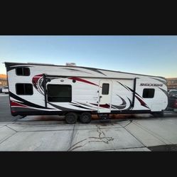 27ft Toy Hauler