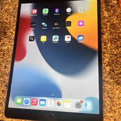 iPad Pro 10.5 Inch. WiFi And Cellular 