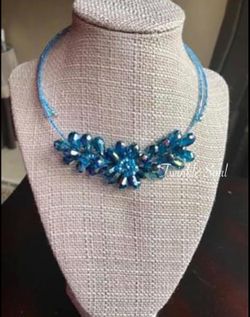 NEW Necklace Choker Multi Faceted Blue Plastic Bead Sparkling