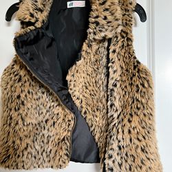 Girls Fur Vest Size 10  Thumbnail