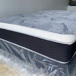 Cal King Euro Bamboo Pillow Top!•••