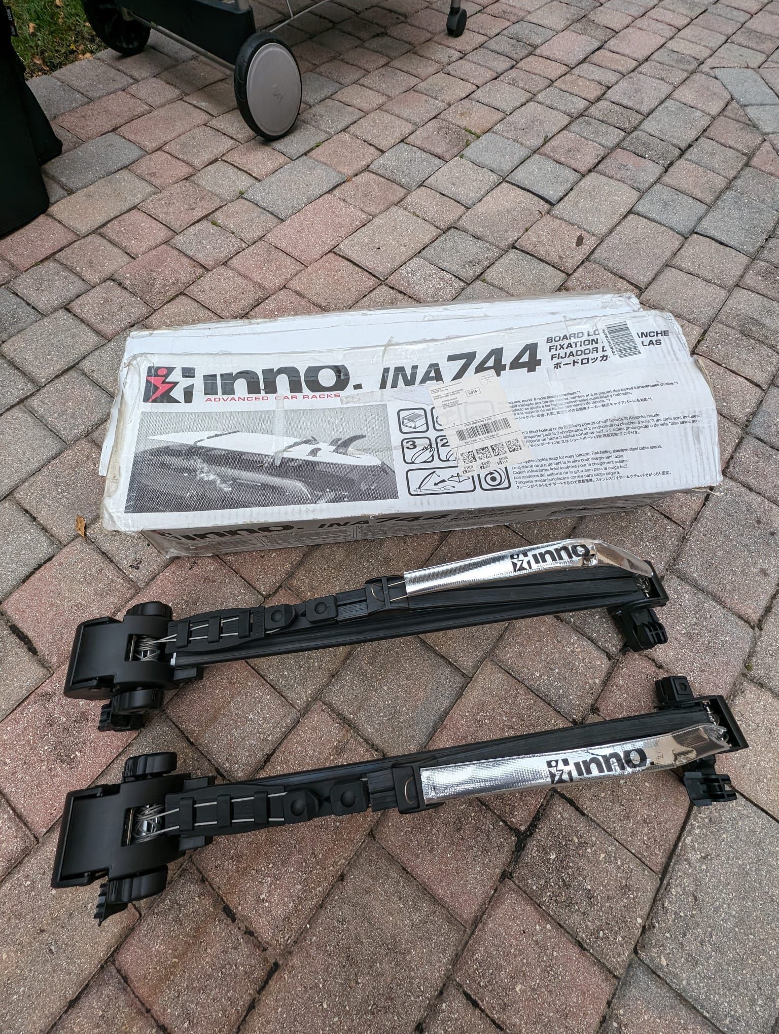 Locking Surfboard Roof Rack
