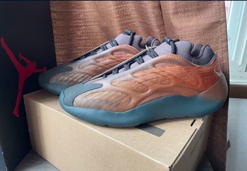 Yeezy 700 V3