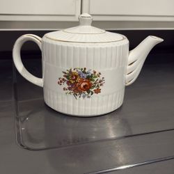 Vintage Ellgreave ironstone teapot