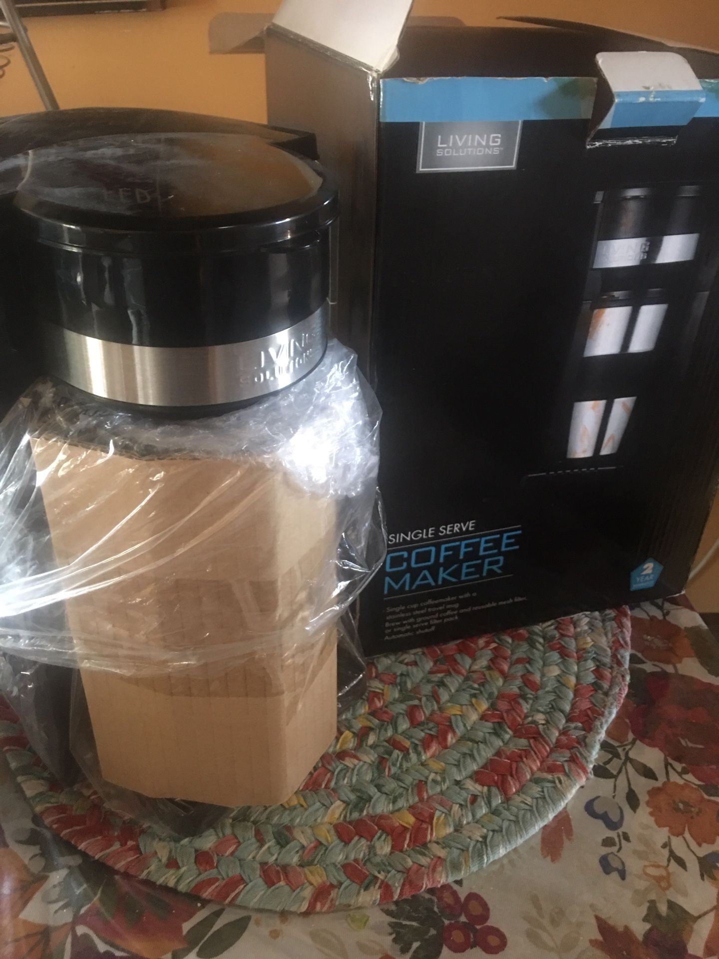 Single serve coffee maker