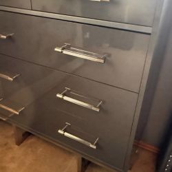 Queen Size Contemporary Bedroom Set