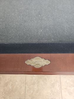 Pool table for sale- 7 foot