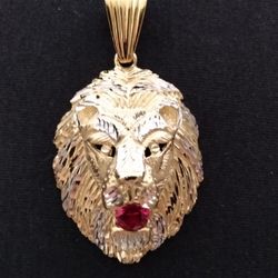 14 K Lion Head Pendant 