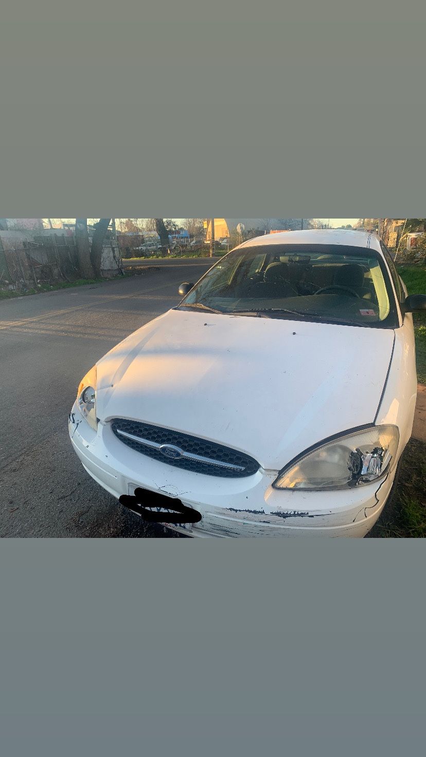 2001 Ford Taurus