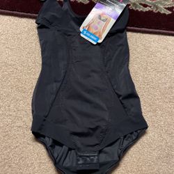 Ladies Body Shaper. New. Small. 