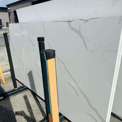 QUARTZ STONE SLABS JUMBO IN GRAY CARRARA MARBLE 📏Each slabs cover  55.1 sq.ft, Thickness 3 cm 🔥Price $799 per Slab🔥 