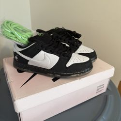 Nike Pidgeon Panda Dunk Low 