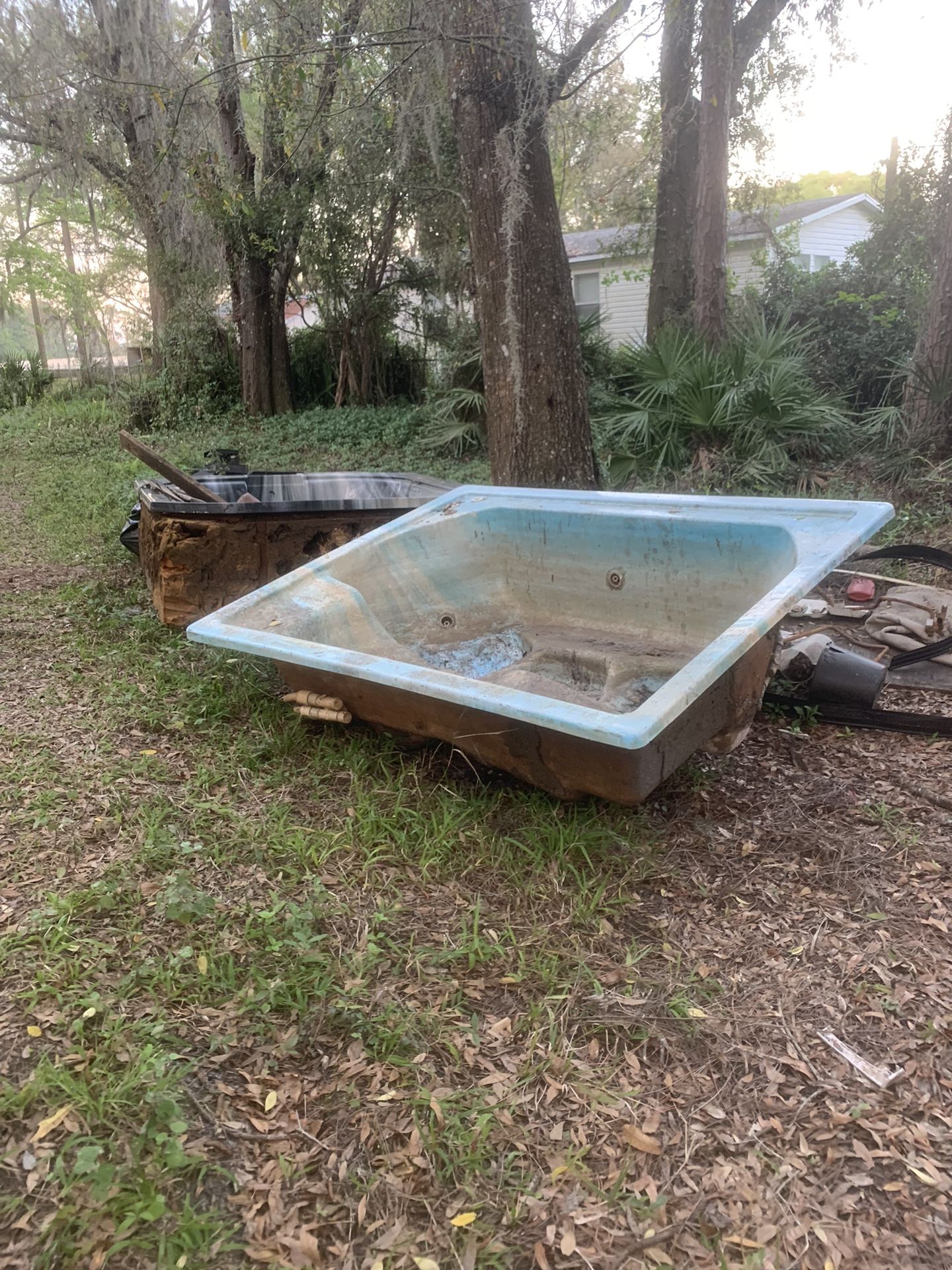 Free Garden / Hot Tub