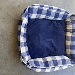 Blue pet bed