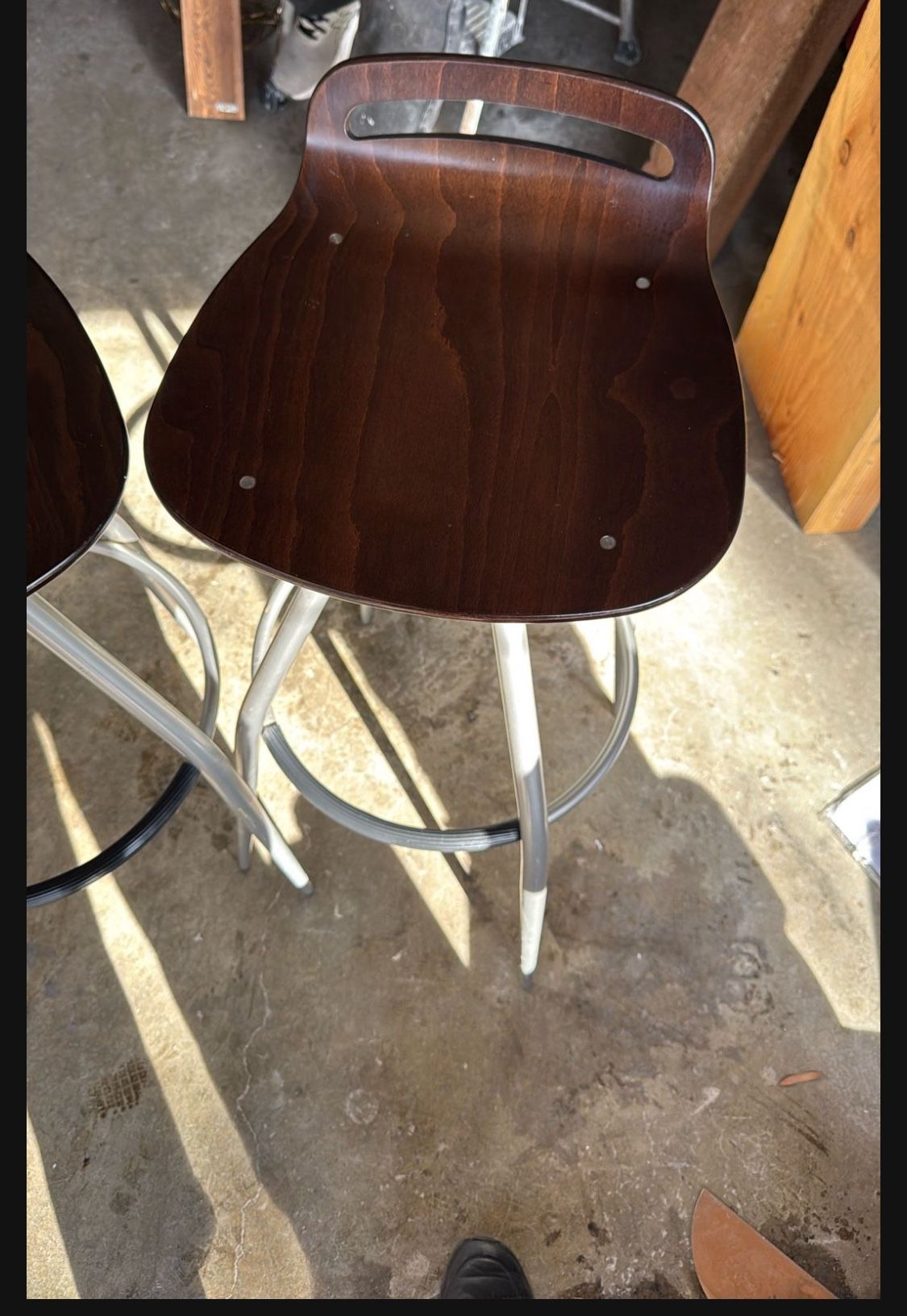 2 Bar Stools 