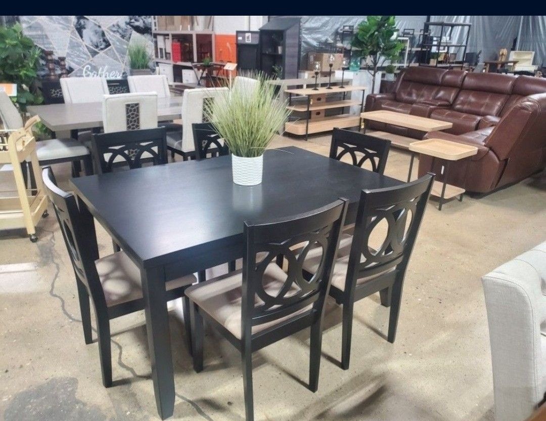 7 Pc Dining Set With Black Table With Storage