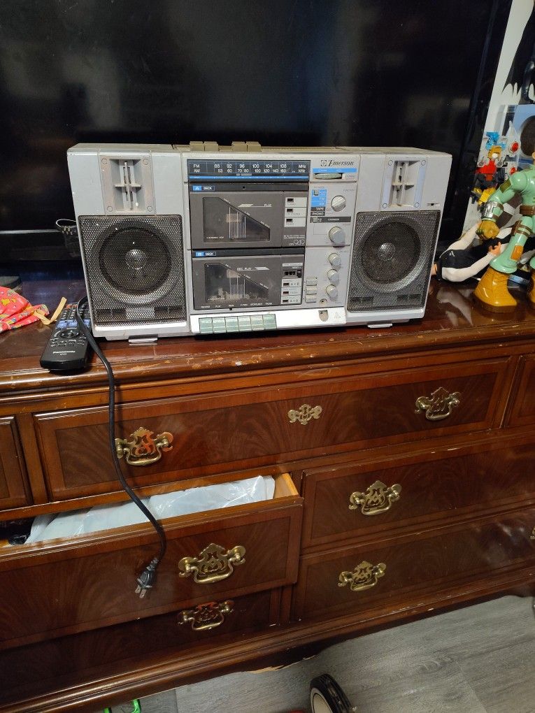 Radios 4 Sale / Tank And Accessories