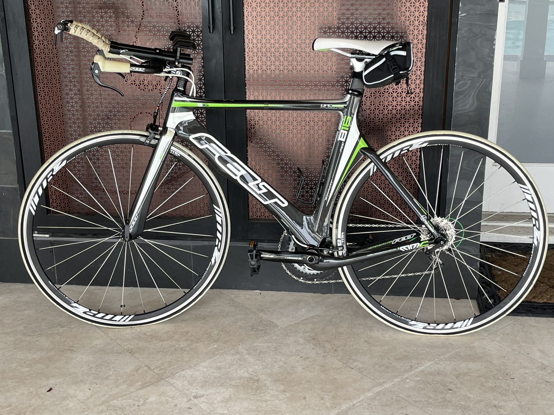 Felt B16 Road Bike Basically Brand New