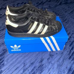 Adidas Men’s Superstars Size 9
