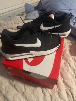 NEW Nike Air Max Dawn - women’s 8.5