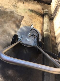Power washing surface cleaner