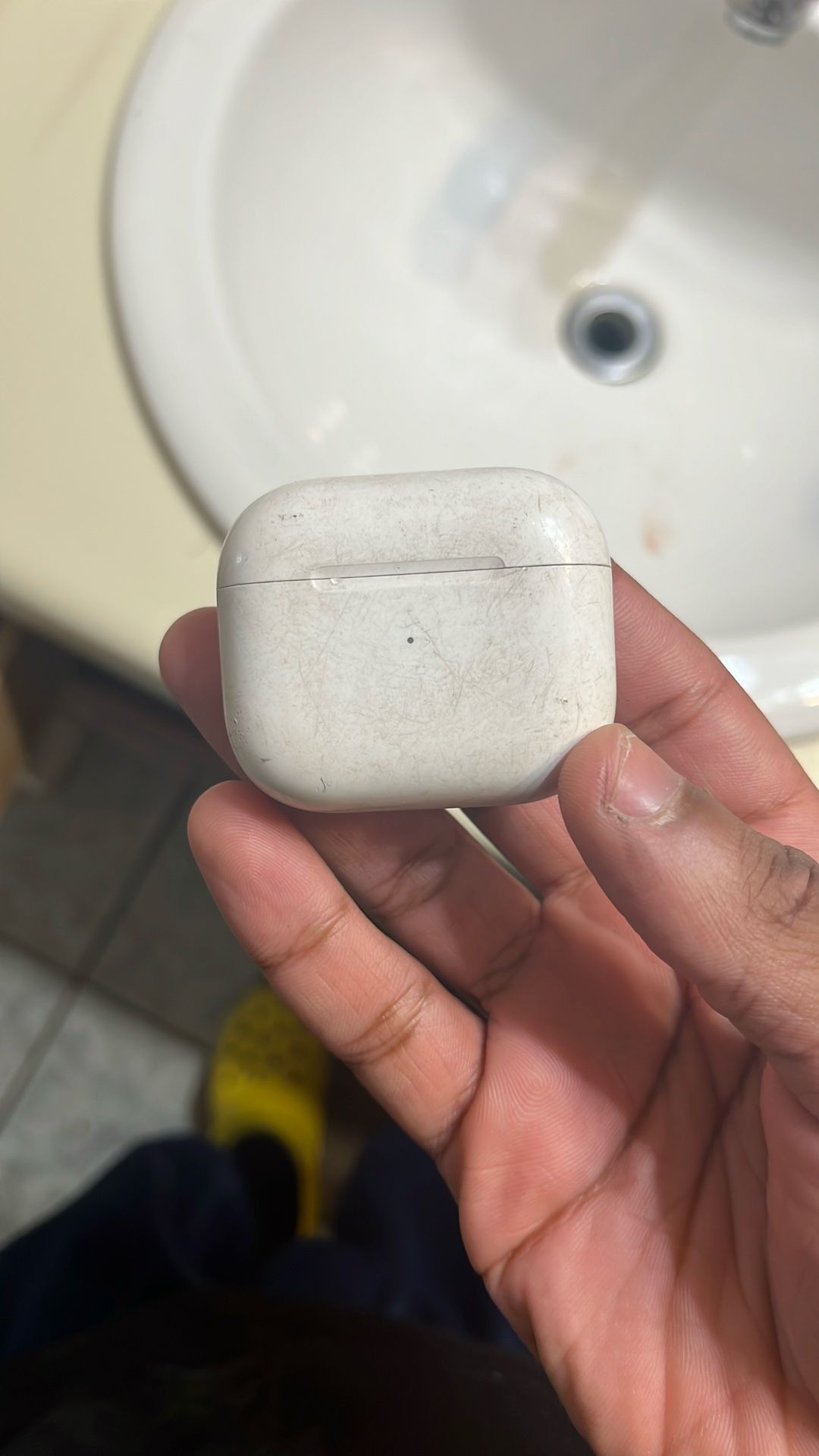 airpods only one earphone