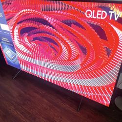 82”Samsung QLED 4K 2160p UHD Smart Tv HDR Model QN82QR