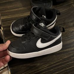 Boys Nikes Size 8C