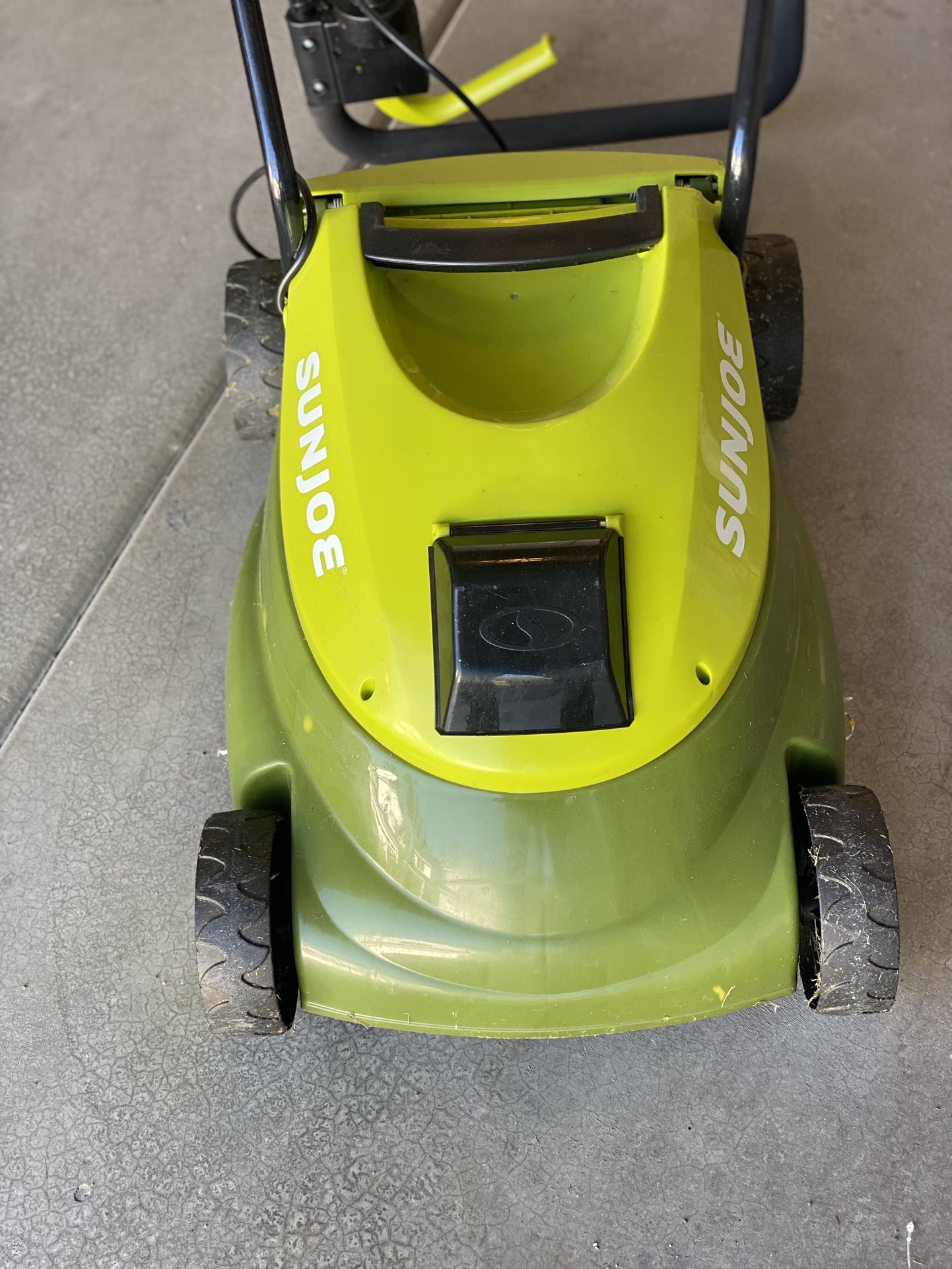 Sunjoe Rechargeable Cordless Lawn Mower