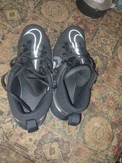 Football Shoes//size 13