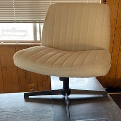 Cross-legged Office Chair 