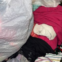 Mucha ropa De Mujer Size Small Y De Niñas 5-6 Años