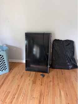 2 TVs