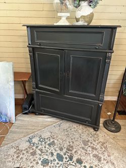 Beautiful black credenza