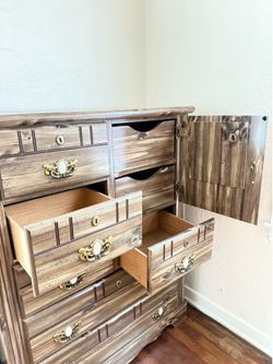 Dresser and night stand set - Must Go!