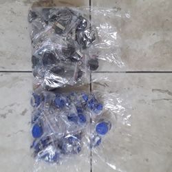 100 Retracktable Badge Bolders/ Keychains