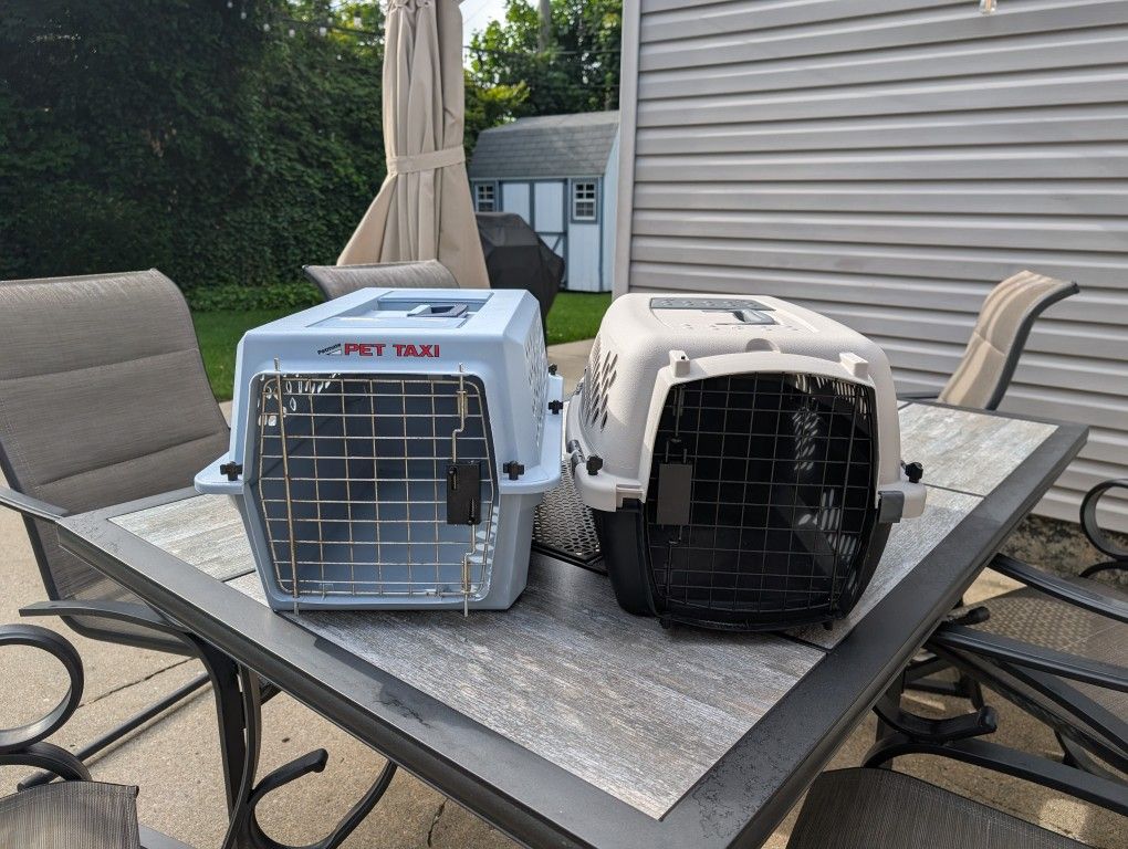 2 Pet Taxi Carriers 23"x13"