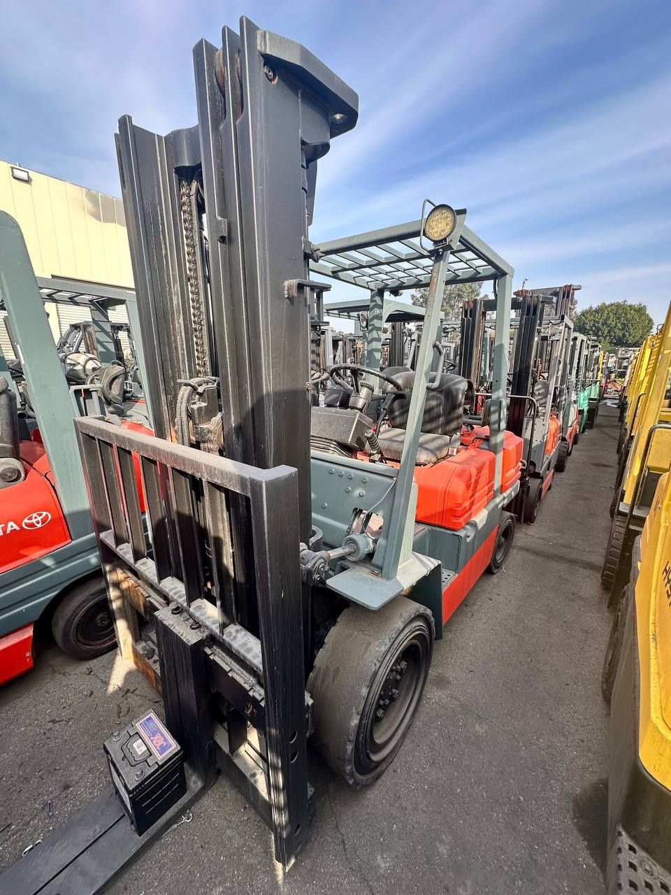 Toyota M5 Forklift 3 Stages Pneumatic 7000 Lbs
