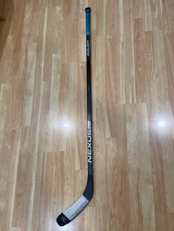 Bauer Nexus N2700 Intermediate/Senior Hockey Stick - Composite