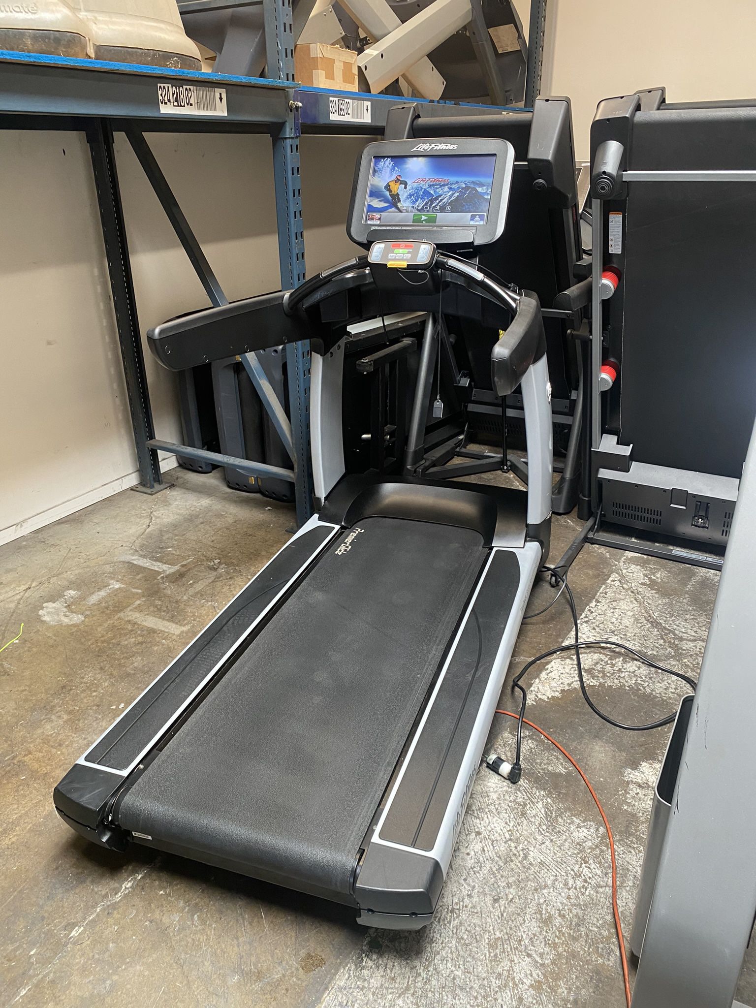Life Fitness Club Series Commercial Treadmill, Gym Equipment 