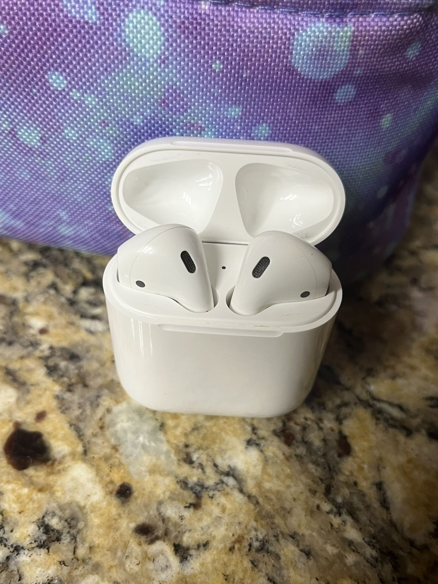 Airpods Electronics & Media